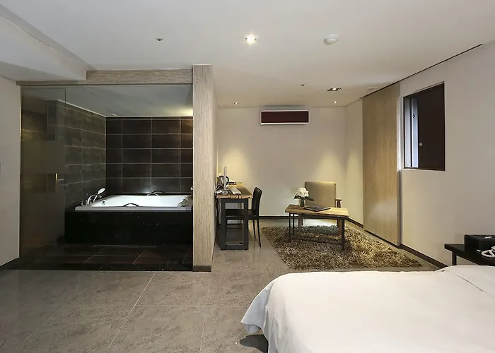 Hotel Imt 3*