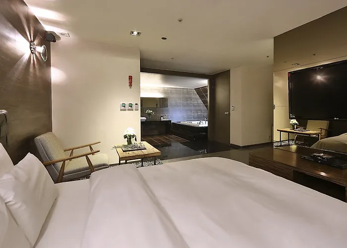 Imt Hotel 3*